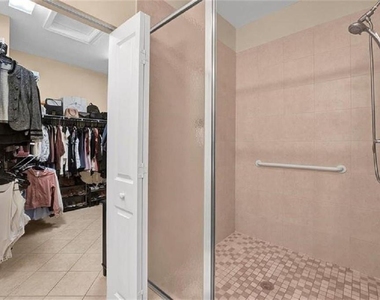 2930 Cascada Isles Way - Photo Thumbnail 15