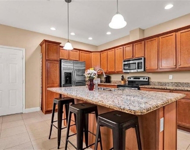 2930 Cascada Isles Way - Photo Thumbnail 9