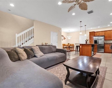 2930 Cascada Isles Way - Photo Thumbnail 4