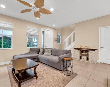 2930 Cascada Isles Way - Photo Thumbnail 3