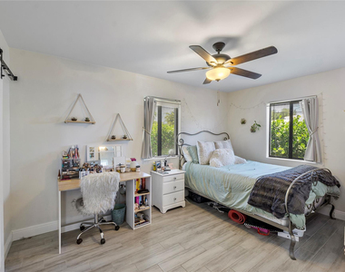 342 Sw 22nd Street - Photo Thumbnail 6