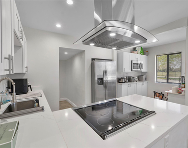 342 Sw 22nd Street - Photo Thumbnail 13
