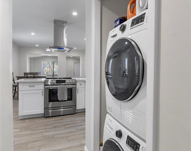 342 Sw 22nd Street - Photo Thumbnail 8