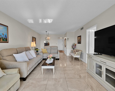 2350 Ne 14th Street Causeway - Photo Thumbnail 2