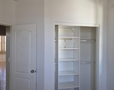 12600 W Diaz Drive - Photo Thumbnail 8