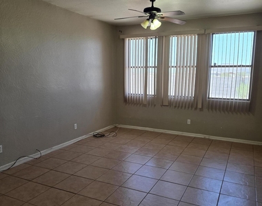 12600 W Diaz Drive - Photo Thumbnail 1