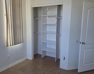 12600 W Diaz Drive - Photo Thumbnail 6