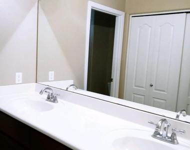 705 W Queen Creek Road - Photo Thumbnail 7