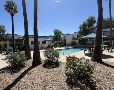 740 W Elm Street - Photo Thumbnail 1