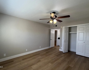 740 W Elm Street - Photo Thumbnail 11