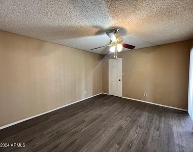 17813 N 45th Avenue - Photo Thumbnail 12