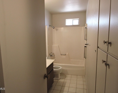 1020 N Pueblo Drive - Photo Thumbnail 8