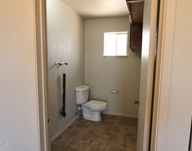1020 N Pueblo Drive - Photo Thumbnail 5