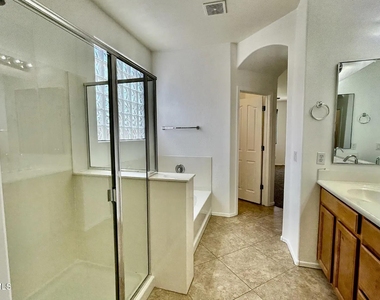 3028 S 90th Drive - Photo Thumbnail 17