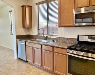 3028 S 90th Drive - Photo Thumbnail 1