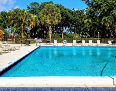 111 Lake Emerald Drive - Photo Thumbnail 29