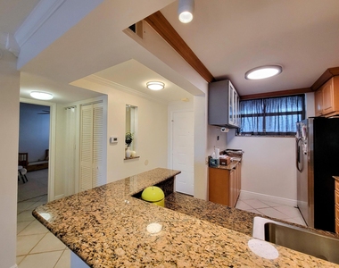111 Lake Emerald Drive - Photo Thumbnail 1
