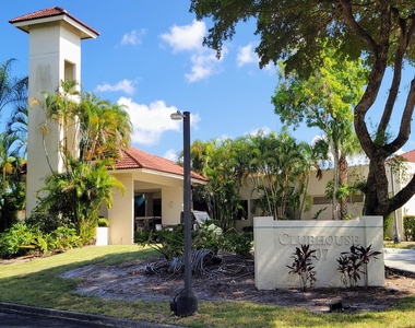 111 Lake Emerald Drive - Photo Thumbnail 28