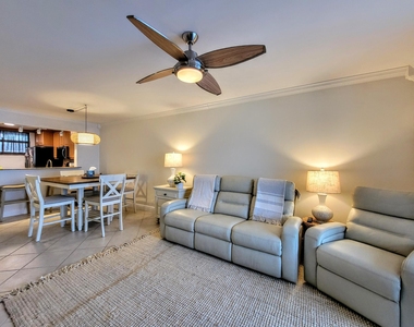 111 Lake Emerald Drive - Photo Thumbnail 7