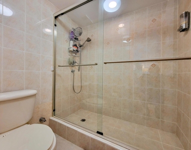 111 Lake Emerald Drive - Photo Thumbnail 18