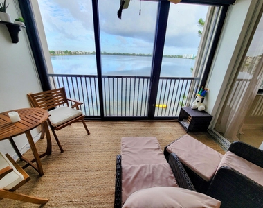 111 Lake Emerald Drive - Photo Thumbnail 9