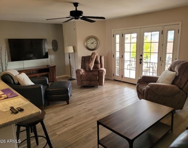 10841 W Acacia Drive - Photo Thumbnail 4
