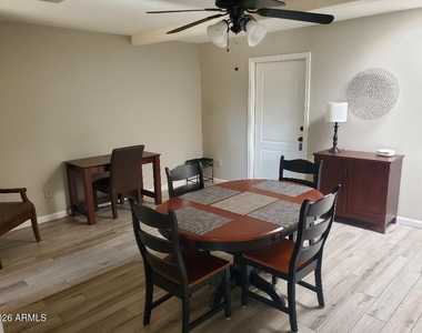 10841 W Acacia Drive - Photo Thumbnail 7