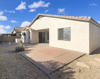 18651 W Sunrise Drive - Photo Thumbnail 25