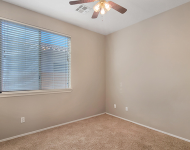 18651 W Sunrise Drive - Photo Thumbnail 4