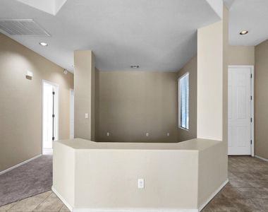 18651 W Sunrise Drive - Photo Thumbnail 10