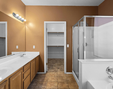 18651 W Sunrise Drive - Photo Thumbnail 14