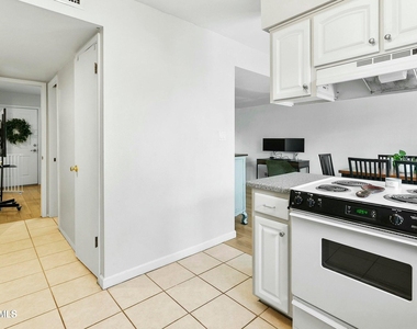 4808 S Stanley Place - Photo Thumbnail 6