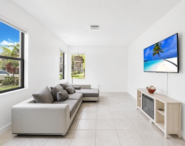 20682 Ne 2nd Court - Photo Thumbnail 5