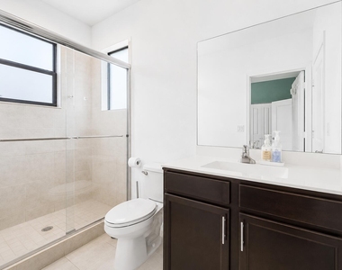 20682 Ne 2nd Court - Photo Thumbnail 8