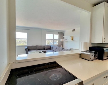 2555 Ne 11th Street - Photo Thumbnail 18