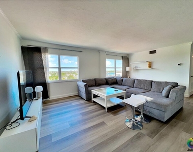 2555 Ne 11th Street - Photo Thumbnail 11