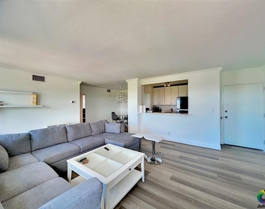 2555 Ne 11th Street - Photo Thumbnail 12