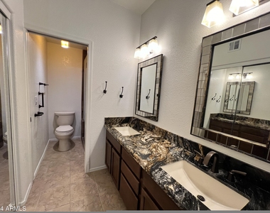 7021 E Earll Drive - Photo Thumbnail 12