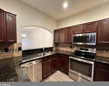 7021 E Earll Drive - Photo Thumbnail 3