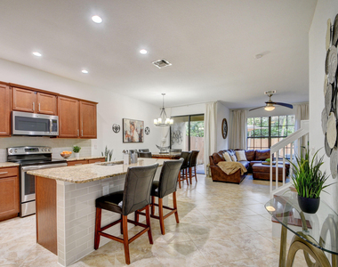 10342 Wellington Parc Drive - Photo Thumbnail 4