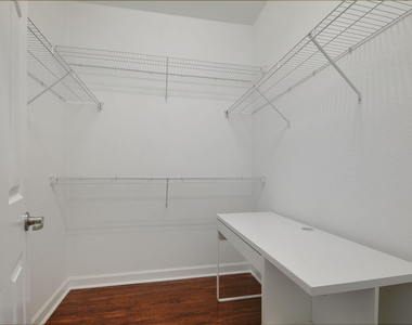 10342 Wellington Parc Drive - Photo Thumbnail 21