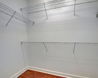10342 Wellington Parc Drive - Photo Thumbnail 20