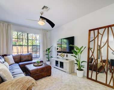 10342 Wellington Parc Drive - Photo Thumbnail 2