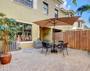 10342 Wellington Parc Drive - Photo Thumbnail 13