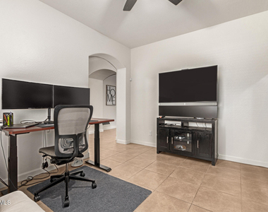 15866 N 76th Avenue - Photo Thumbnail 28