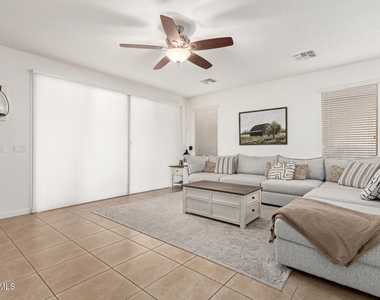 15866 N 76th Avenue - Photo Thumbnail 22