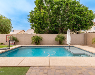 15866 N 76th Avenue - Photo Thumbnail 38