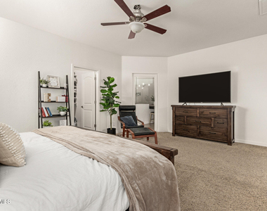 15866 N 76th Avenue - Photo Thumbnail 14