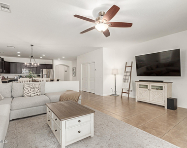 15866 N 76th Avenue - Photo Thumbnail 20