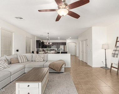 15866 N 76th Avenue - Photo Thumbnail 19